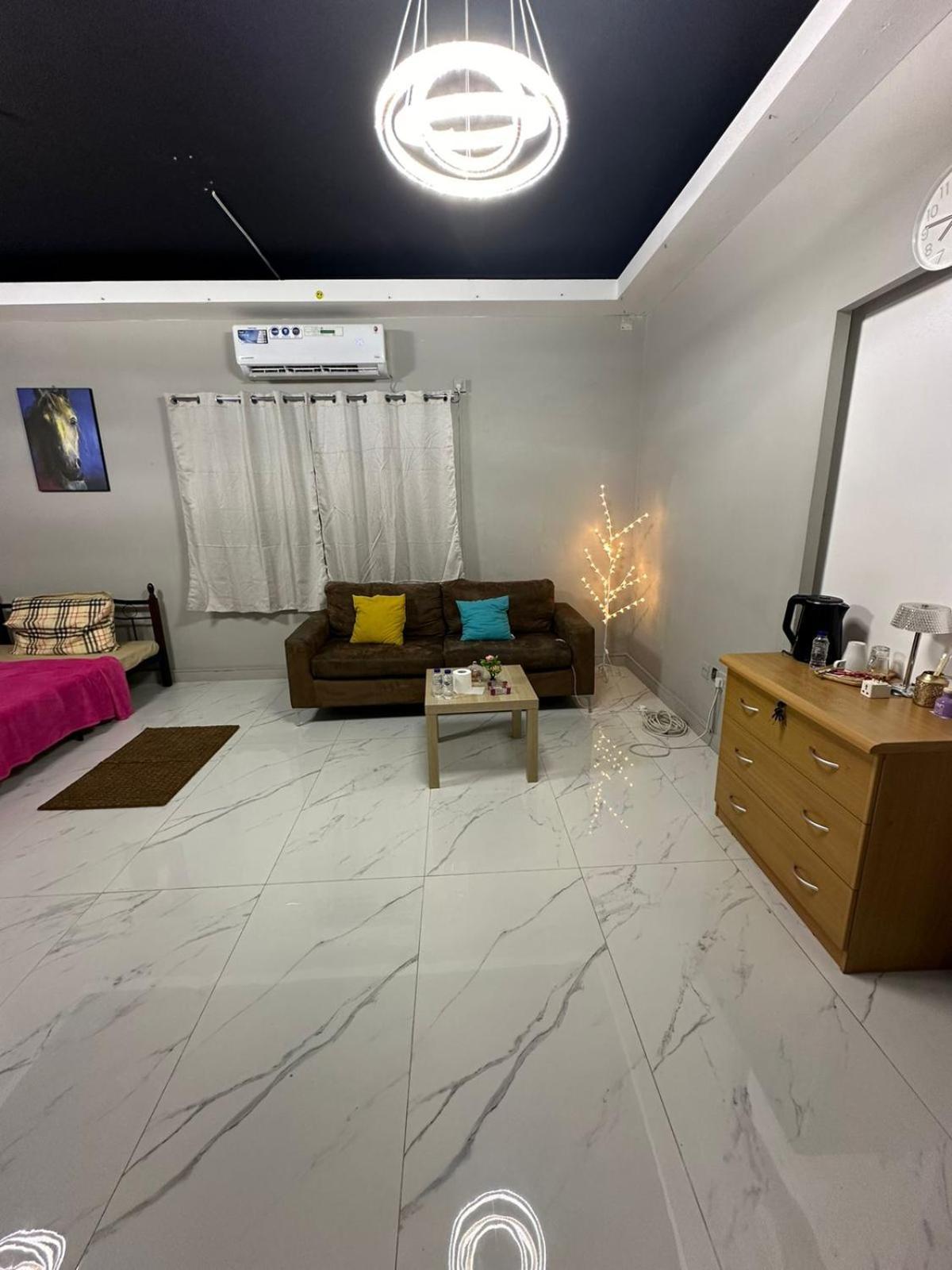 Ferienwohnung Cozy Corner 2024 Abu Dhabi Exterior foto